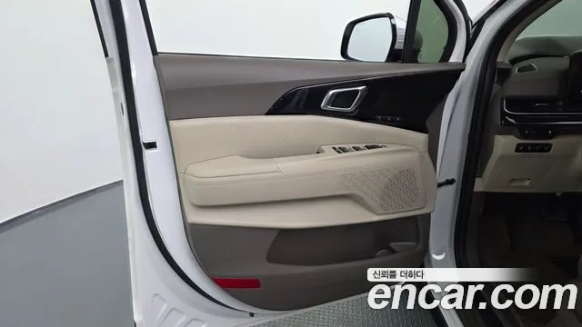 Kia Carnival Generation 4 — Фото автомобиля 13