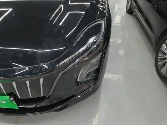Hongqi E-QM5 — Фото автомобиля 23