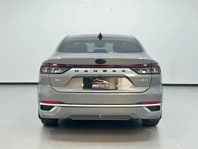 Ford Mondeo — Фото автомобиля 12