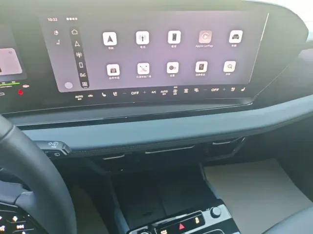 Audi Q6L e-tron — Фото автомобиля 17