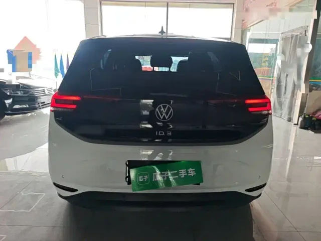 Volkswagen ID.3 — Фото автомобиля 5