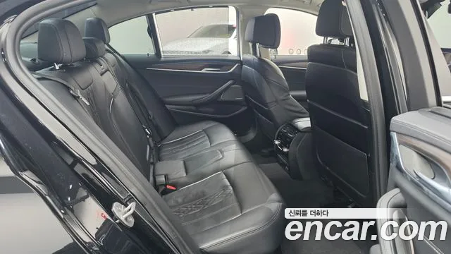 BMW 5 Series G30 — Фото автомобиля 17