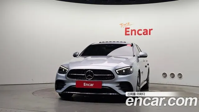 Mercedes-Benz E-Class — Фото автомобиля 3