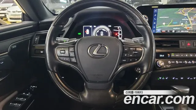 Lexus ES — Фото автомобиля 16