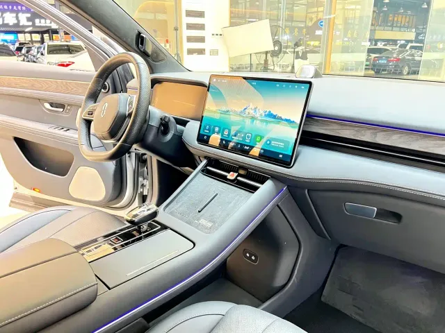 Aito M7 — Фото автомобиля 5