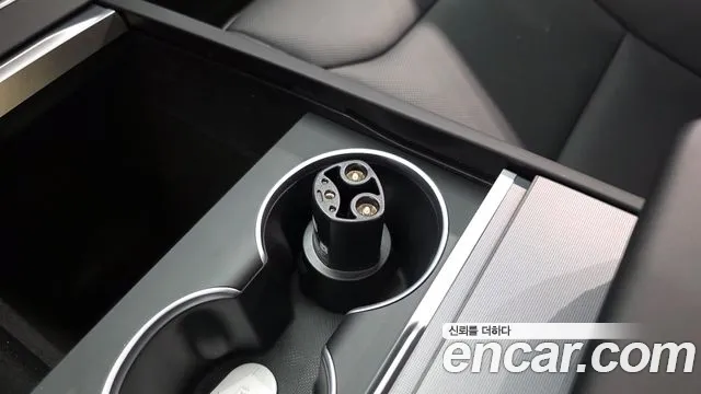 Tesla Model Y — Фото автомобиля 30