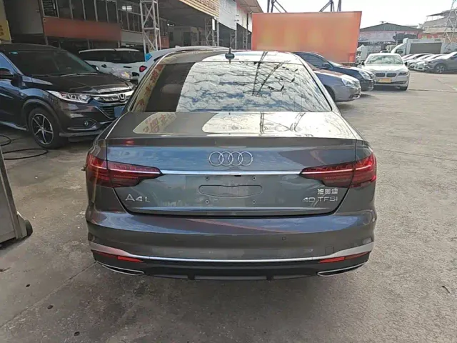 Audi A4L — Фото автомобиля 5