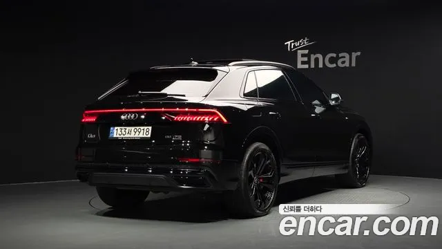 Audi Q8 55 TFSI quattro Premium — Фото автомобиля 2