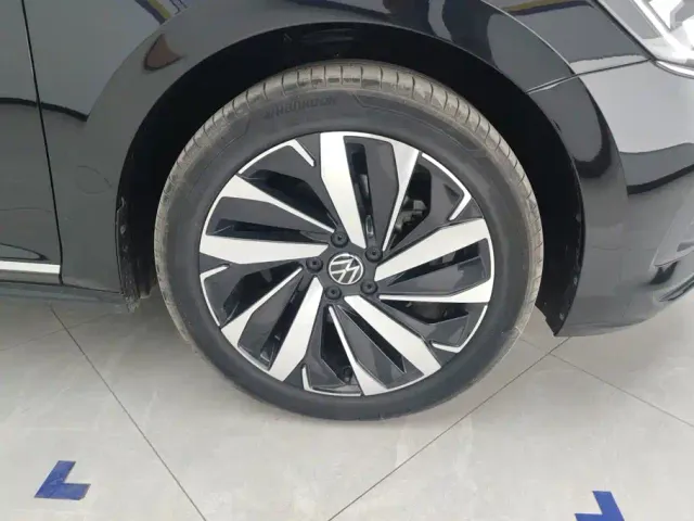 Volkswagen Passat — Фото автомобиля 6