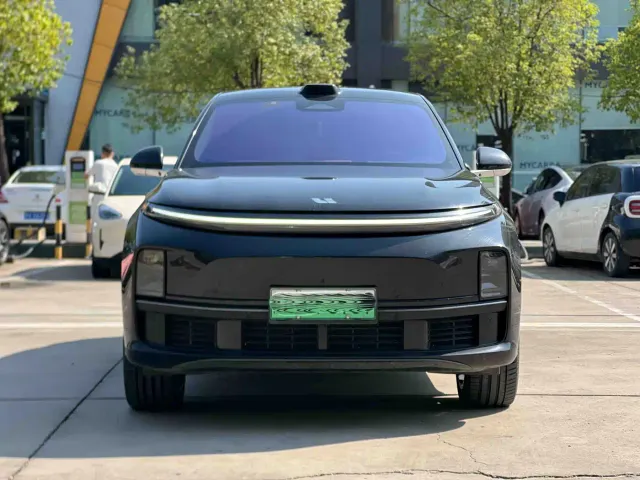 Li Auto L7 — Фото автомобиля 2