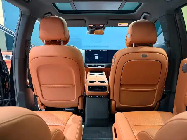 Li Auto L8 — Фото автомобиля 15