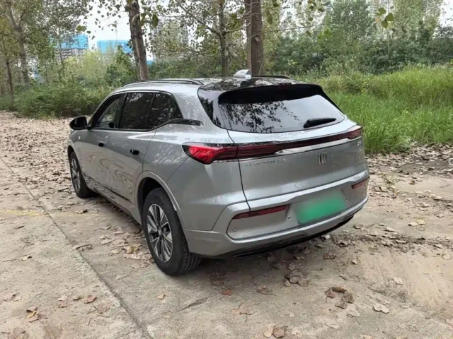 Buick Buick E5 2023 Pioneer Edition — Фото автомобиля 4