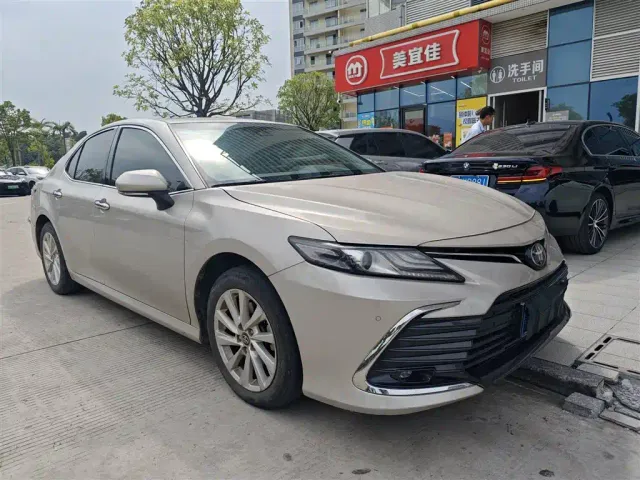 Toyota Camry — Фото автомобиля 2