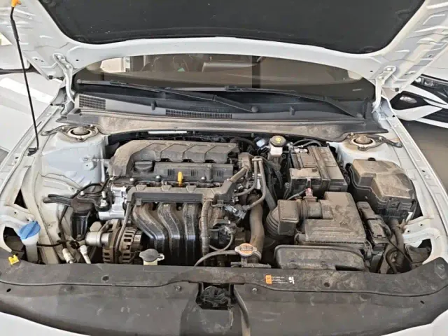 Hyundai Elantra — Фото автомобиля 19