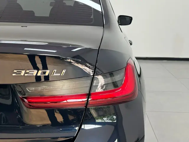 BMW 3 Series — Фото автомобиля 19