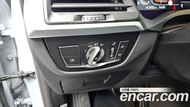 BMW X4 xDrive20i M Sport — Фото автомобиля 29