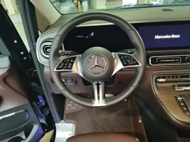 Mercedes-Benz V-Class — Фото автомобиля 10