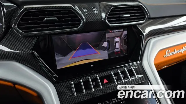 Lamborghini Urus — Фото автомобиля 15