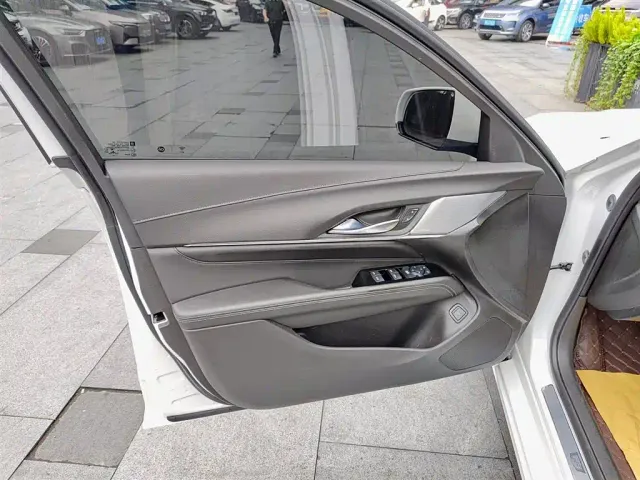 Cadillac CT4 — Фото автомобиля 6