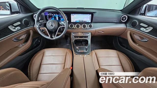 Mercedes-Benz E-Class — Фото автомобиля 6
