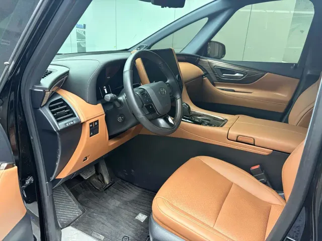 Toyota Alphard — Фото автомобиля 2
