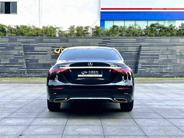 Mercedes-Benz E-Class — Фото автомобиля 14