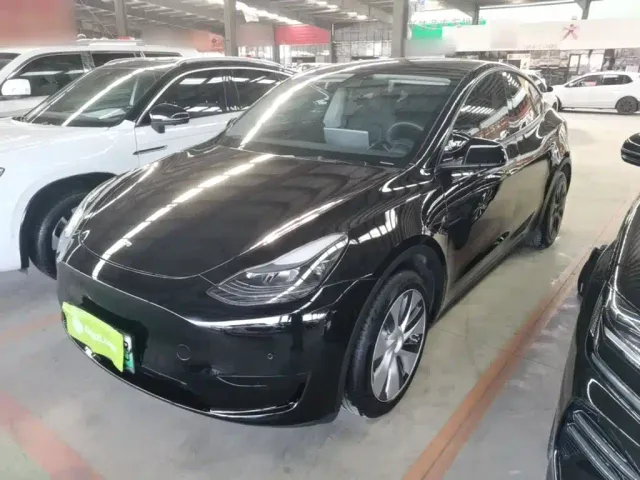 Фотография автомобиля — Tesla Model Y