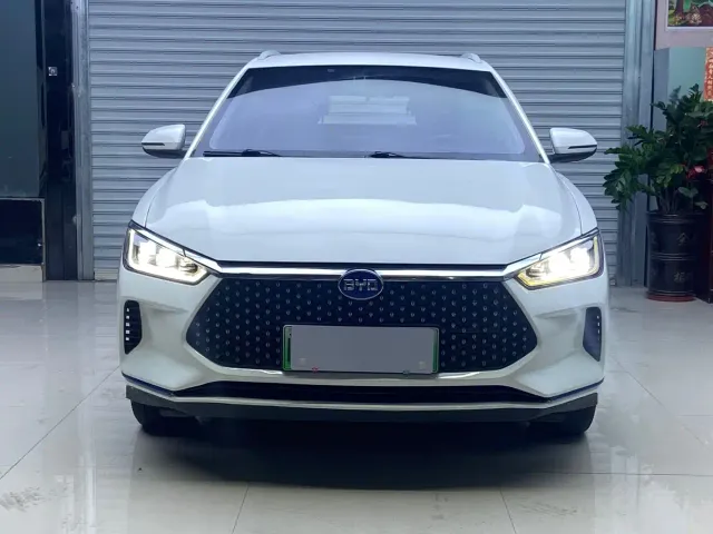 BYD e2 — Фото автомобиля 2