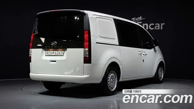 Hyundai Staria Staria Карго 5 мест — Фото автомобиля 2