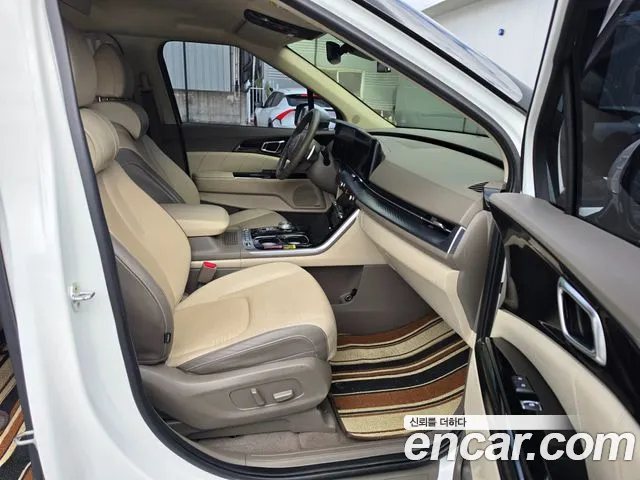 Kia Carnival Generation 4 — Фото автомобиля 15