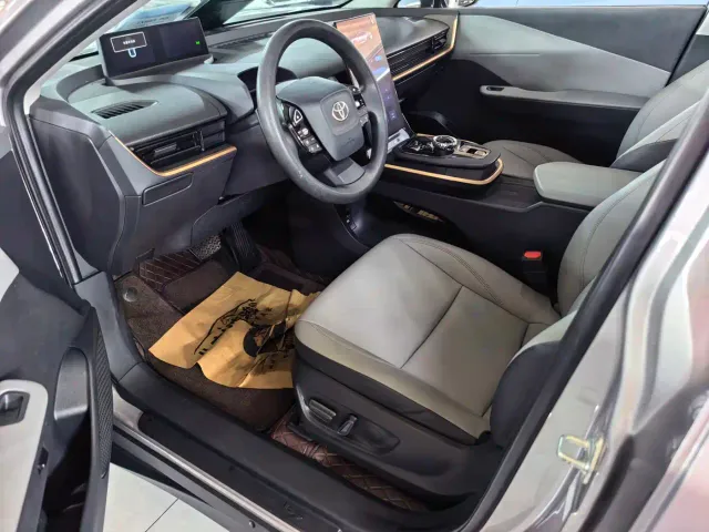 Toyota bZ3 — Фото автомобиля 12
