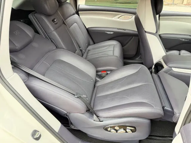 IM Motors LS7 — Фото автомобиля 8