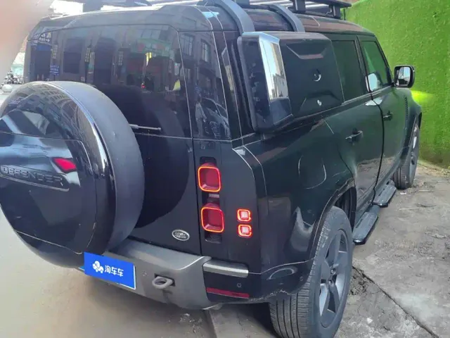 Land Rover Defender — Фото автомобиля 3