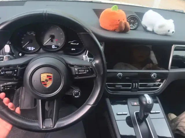 Porsche Macan — Фото автомобиля 12