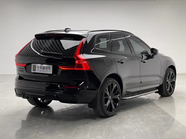 Volvo XC60 — Фото автомобиля 6