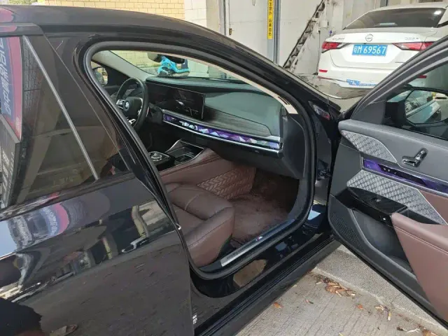BMW 7 Series — Фото автомобиля 5
