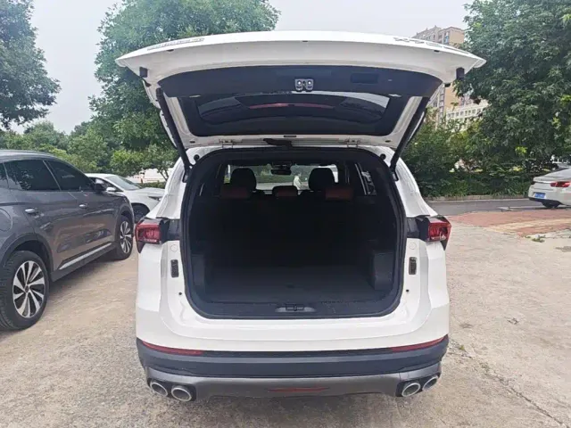 Jetour Jetour X70 PLUS 2023 1.5T DCT Self-Strengthening PRO 5-Seater — Фото автомобиля 11