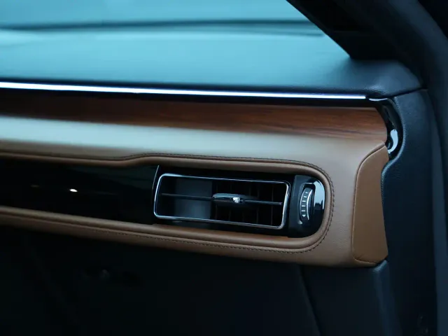 Lincoln Aviator — Фото автомобиля 23