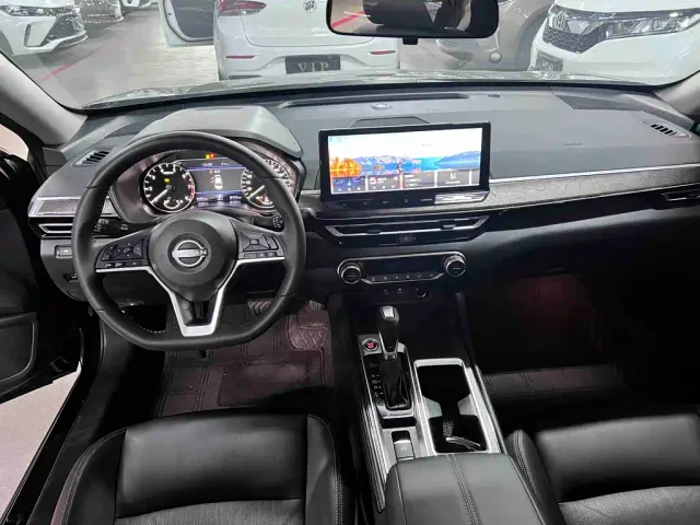 Nissan Teana — Фото автомобиля 4