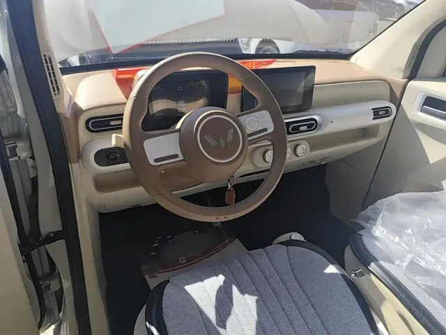 Wuling Hongguang Mini EV — Фото автомобиля 9