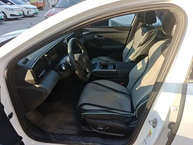 BYD Qin L — Фото автомобиля 14
