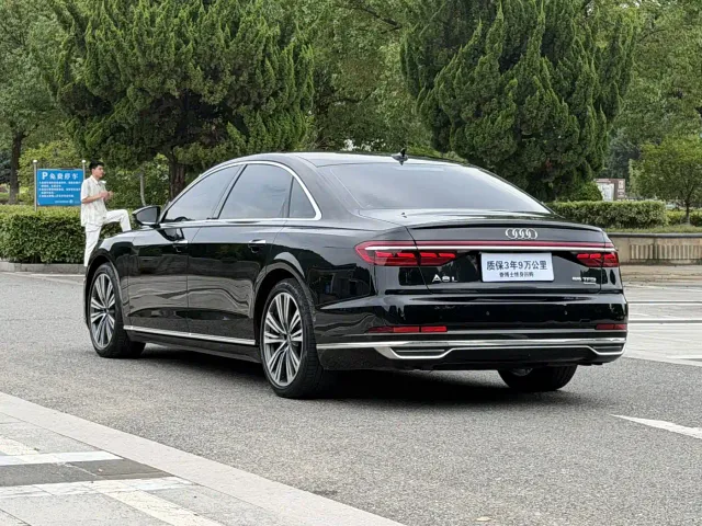 Audi A8 — Фото автомобиля 3