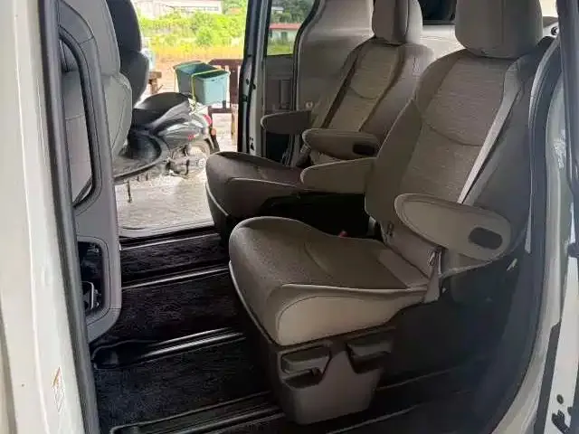 Toyota Toyota Sienna 2024 2.5L Hybrid Comfort Edition — Фото автомобиля 5