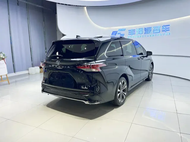 Toyota Granvia — Фото автомобиля 4