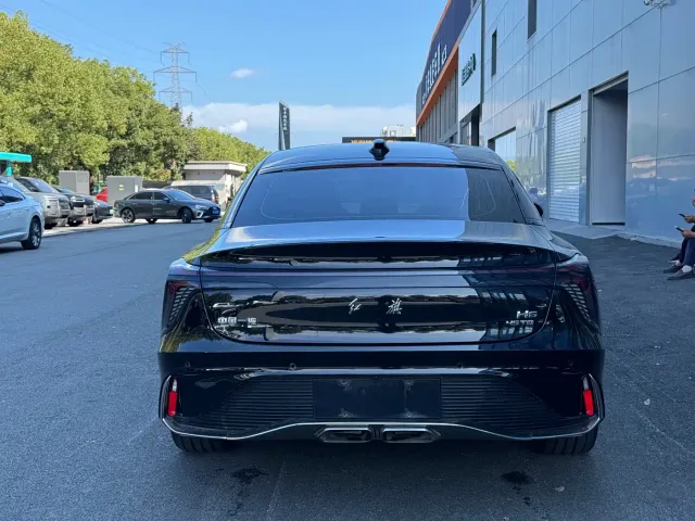 Hongqi H6 — Фото автомобиля 18