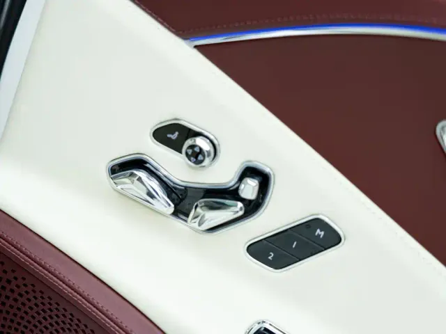 Bentley Flying Spur — Фото автомобиля 18