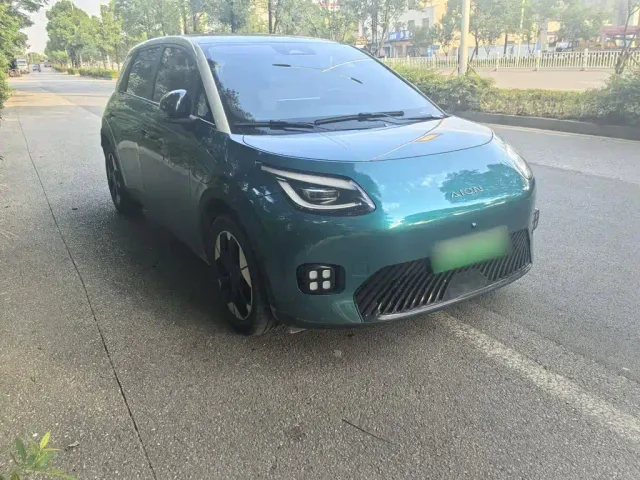 GAC Aion UT — Фото автомобиля 9