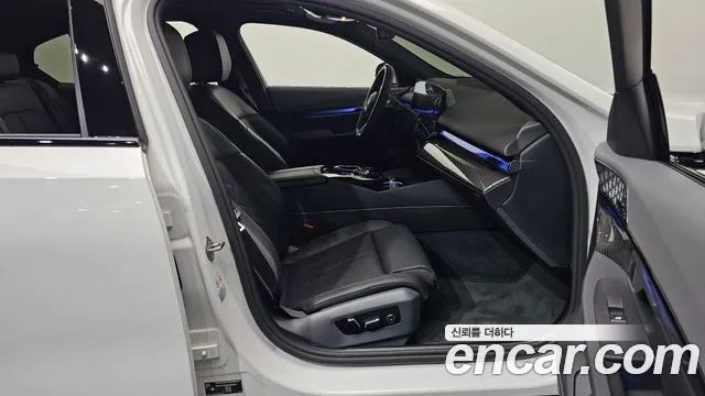 BMW i5 G60 — Фото автомобиля 16