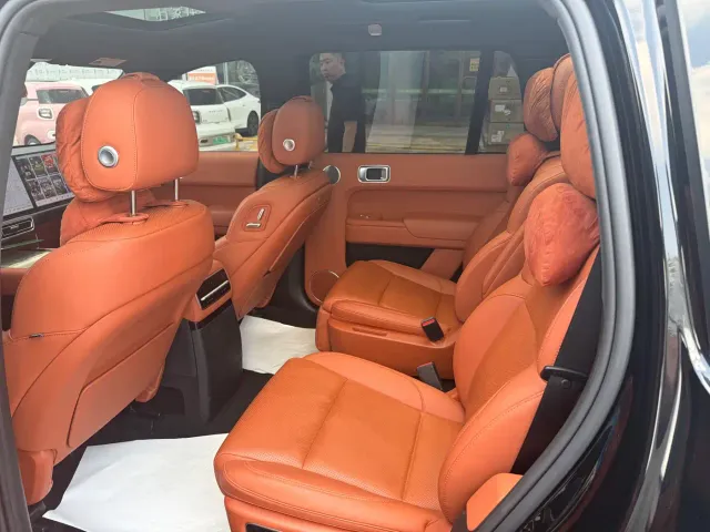 Li Auto L9 — Фото автомобиля 5