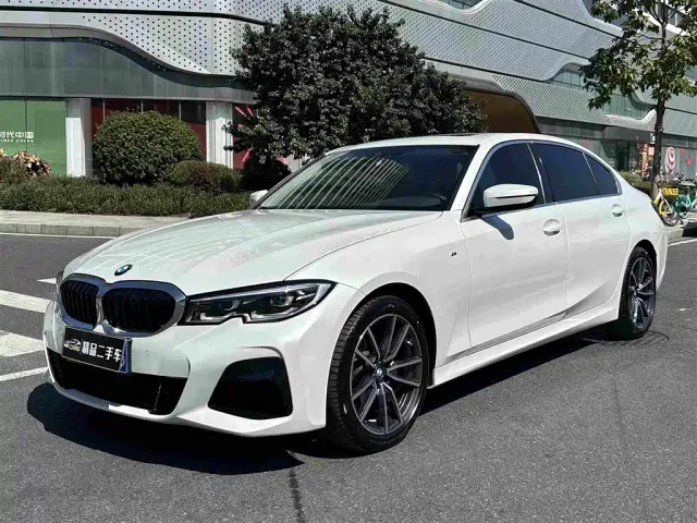 Фотография автомобиля — BMW 3 Series